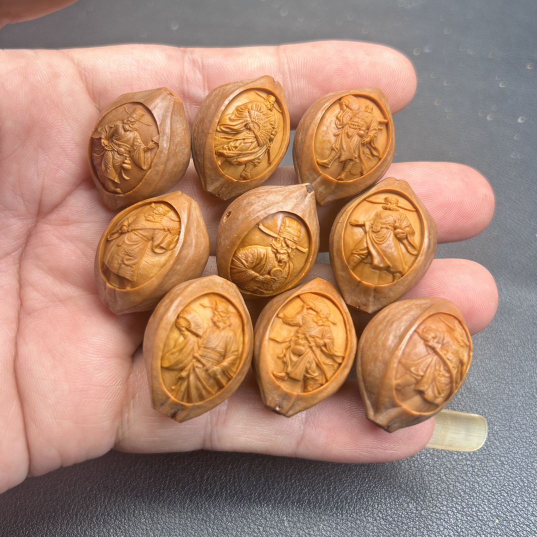 2.1钟馗八式橄榄核雕刻