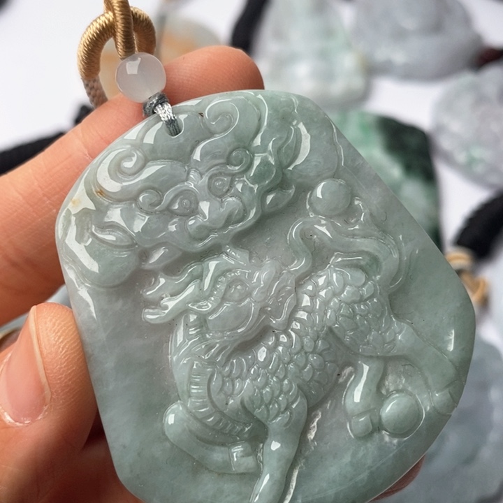 翡翠未镶嵌颈饰翡翠