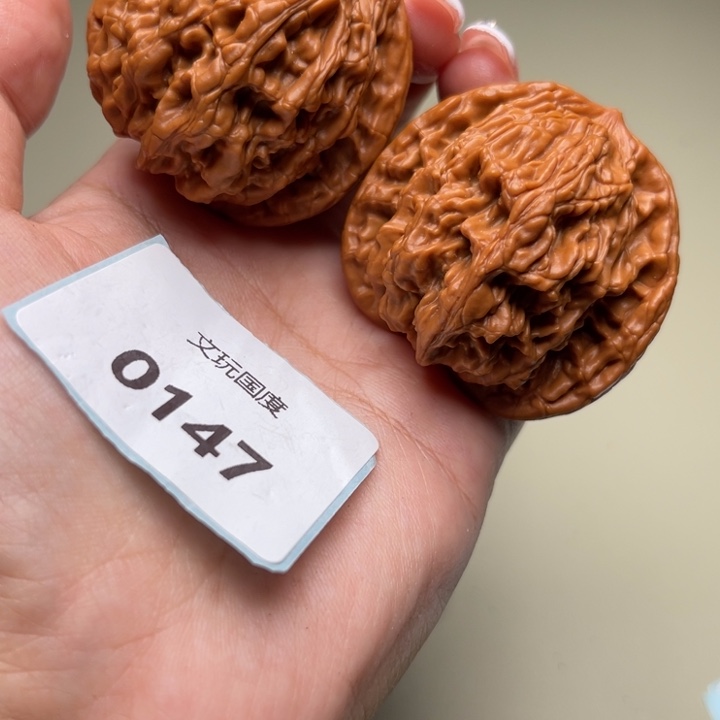 文玩核桃把件虎头45.147