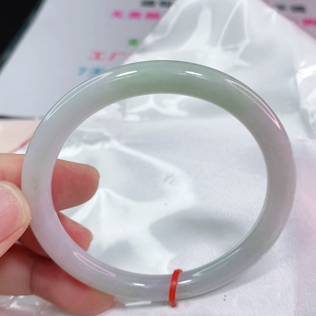 翡翠手镯未镶嵌57圈口圆条