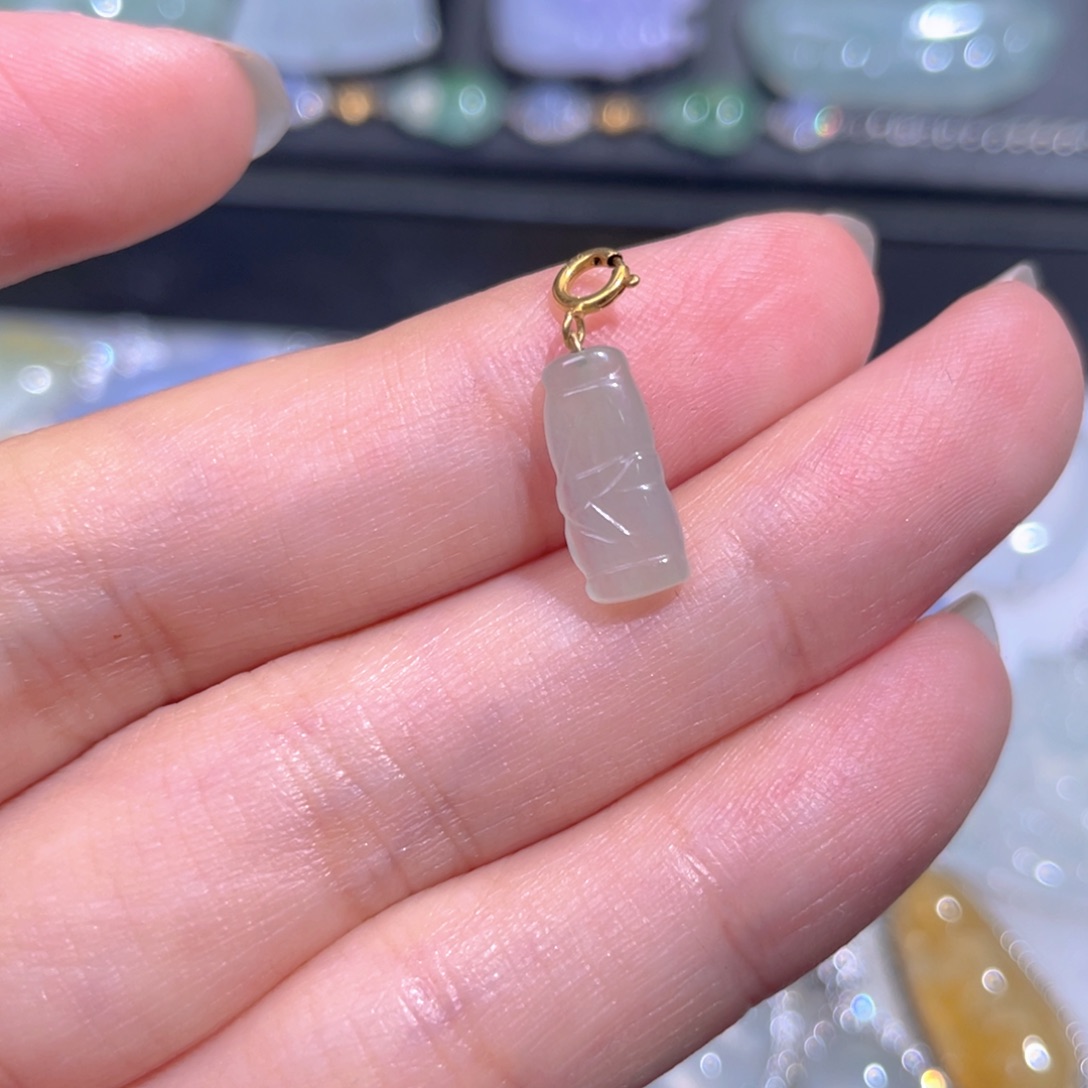 颈饰18K金镶嵌翡翠翡翠