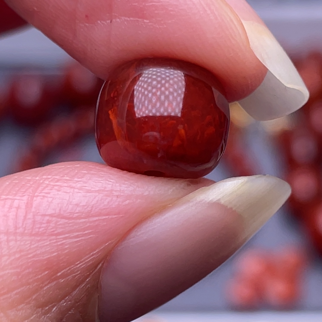 凌***点南红玛瑙未镶嵌配珠10.3mm瓦西牛血妖火焰高品老型珠