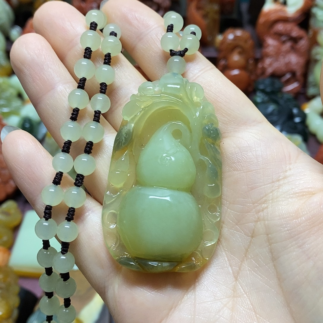 岫玉未镶嵌吊坠(赠链)