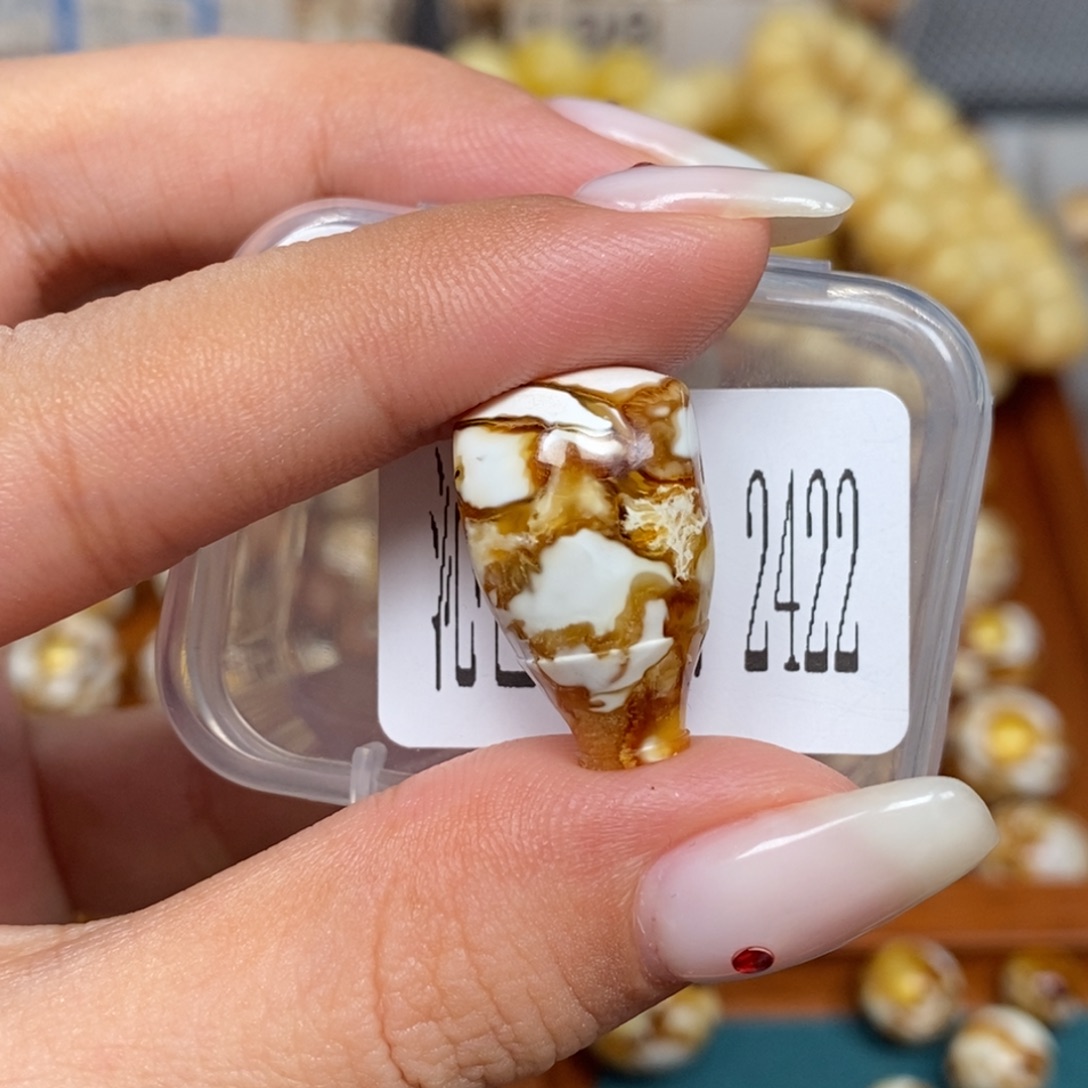 沁色蜜蜡未镶嵌2422