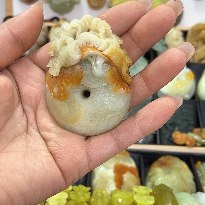 蛇纹石玉挂件未镶嵌