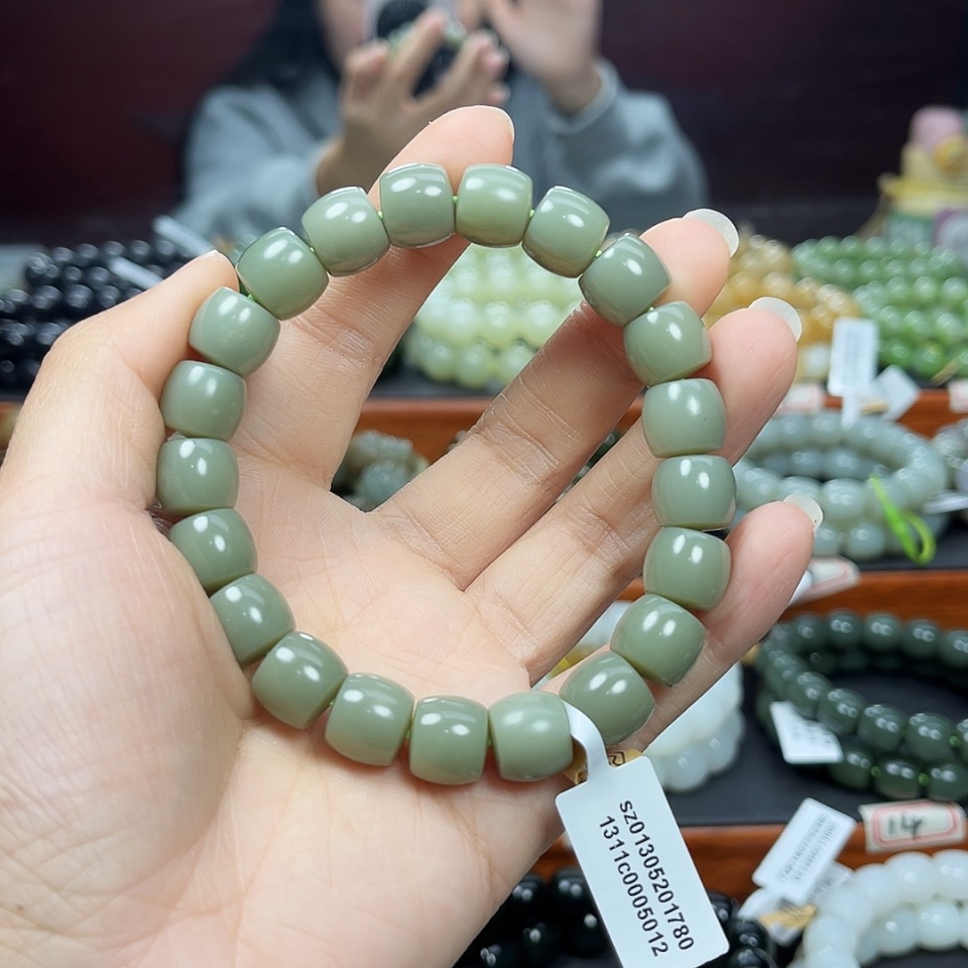 和田玉未镶嵌手链