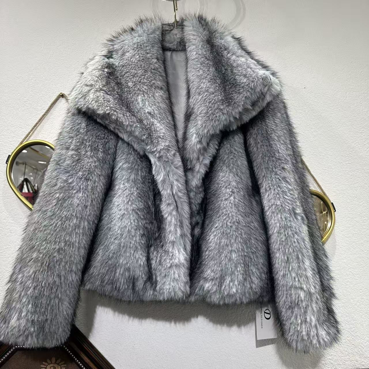 秋冬新款宽松百搭短款翻领毛毛外套