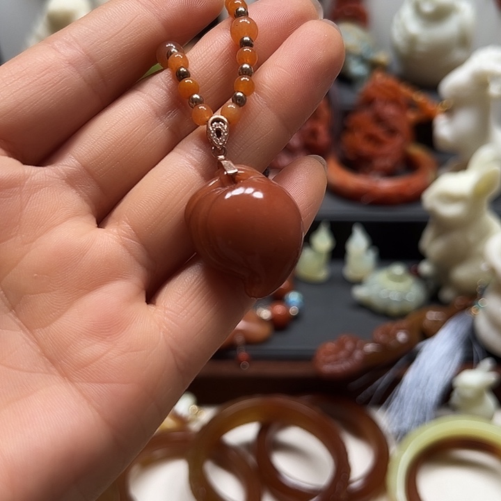 蛇纹石玉吊坠未镶嵌