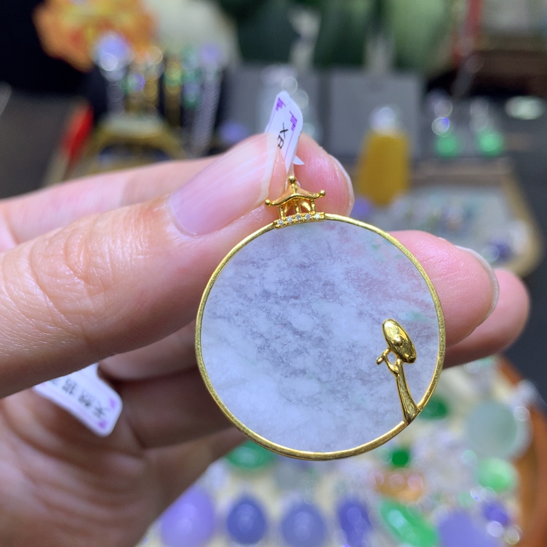 翡翠18K金镶嵌颈饰翡翠吊坠项链