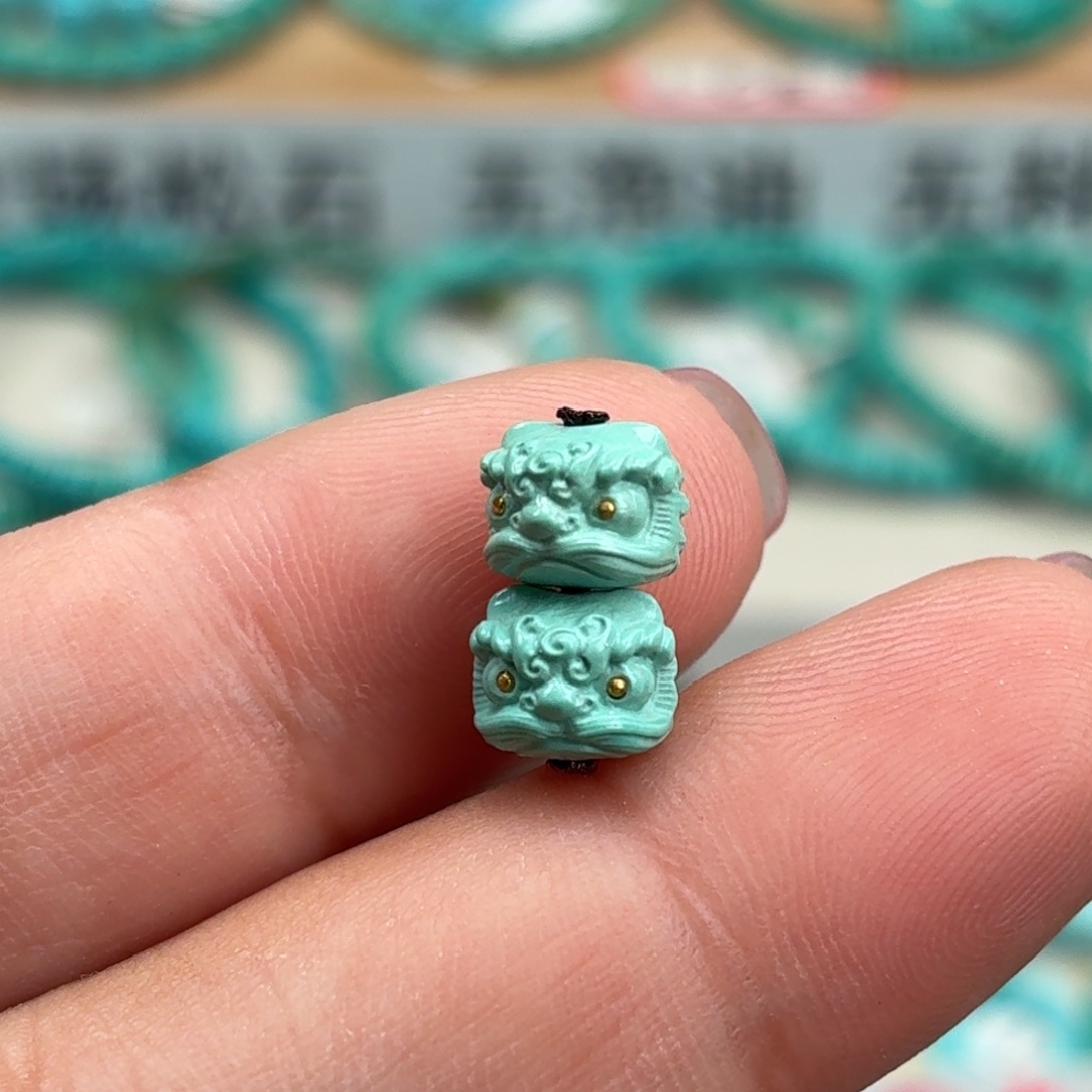 未镶嵌绿松石珠宝奇石