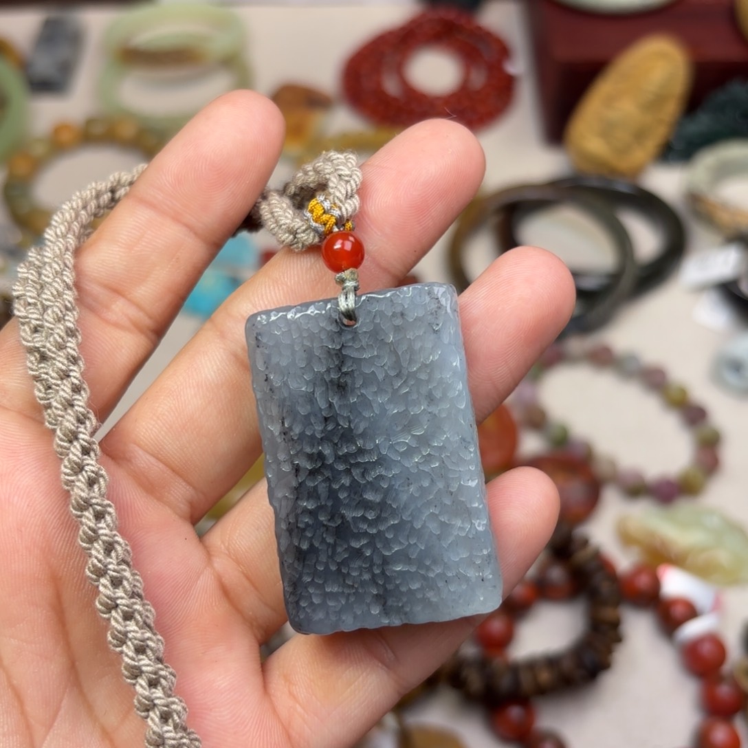 岫岩河磨玉（透闪石质玉）颈饰未镶嵌