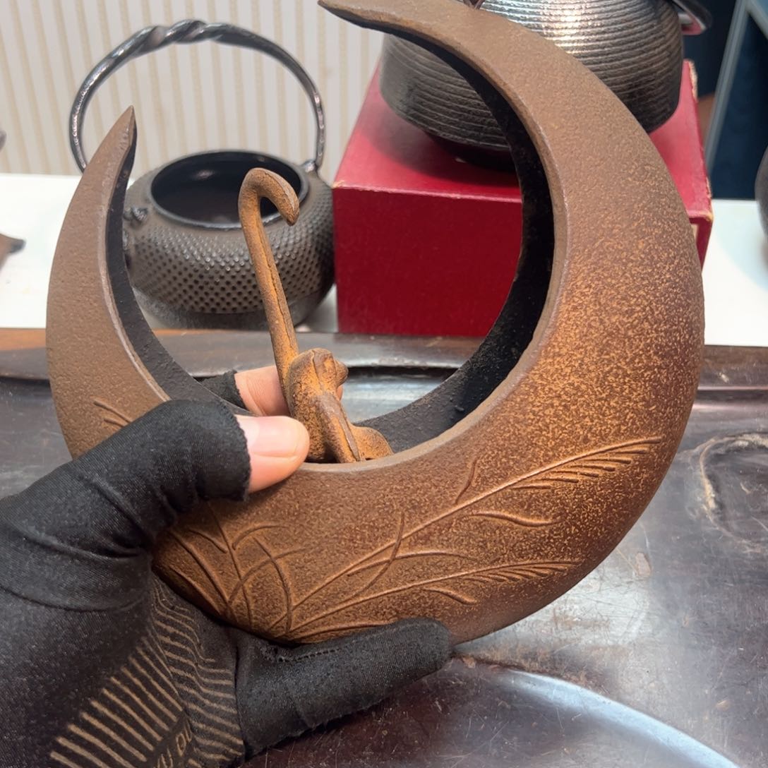 大号铁花器一个猴子没建山