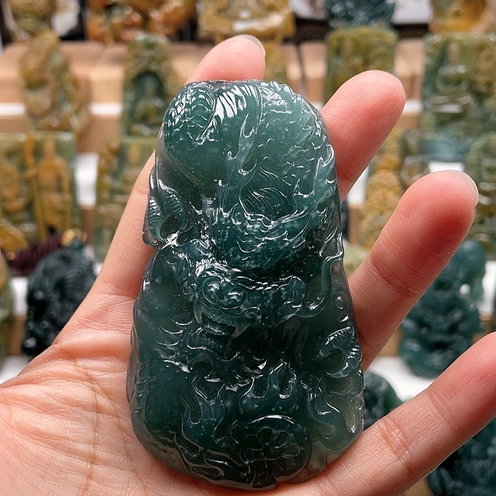 翡翠颈饰未镶嵌天然翡翠A货龙