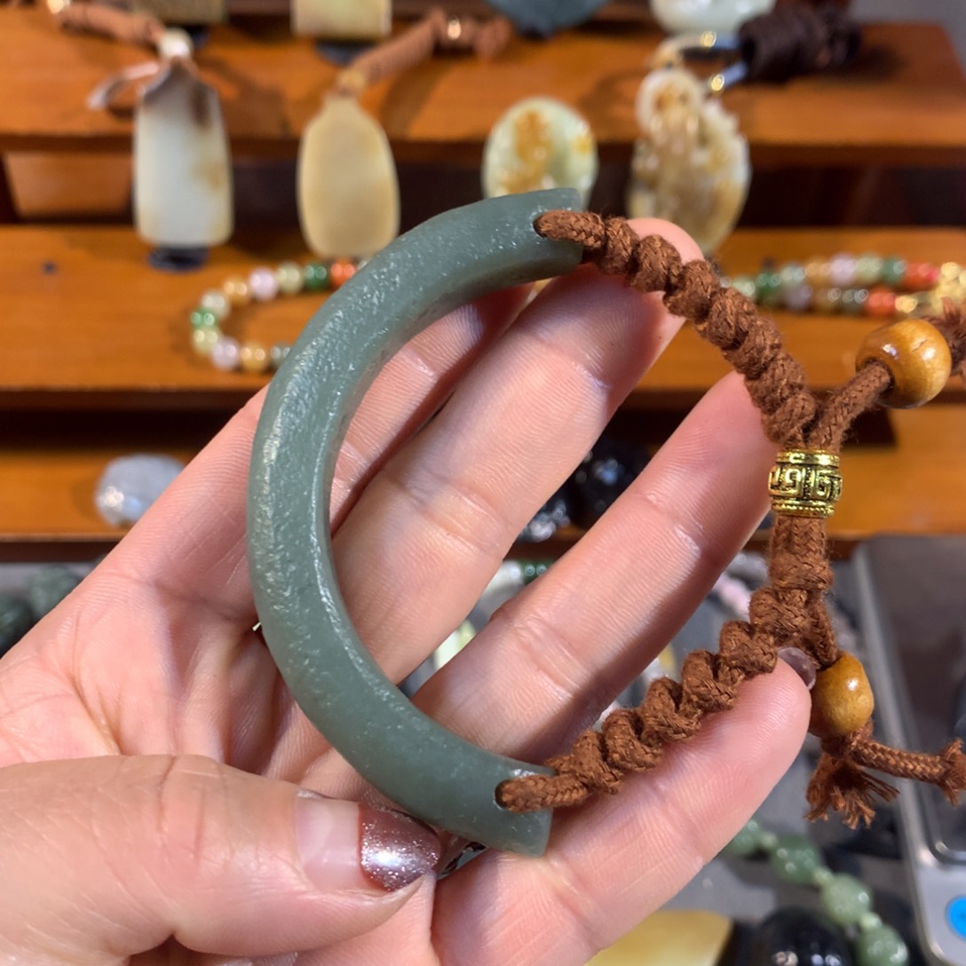 和田玉（糖玉）颈饰未镶嵌