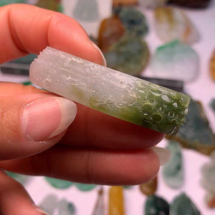 定制翡翠未镶嵌翡翠