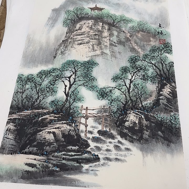 国画花鸟的翅膀上是三开