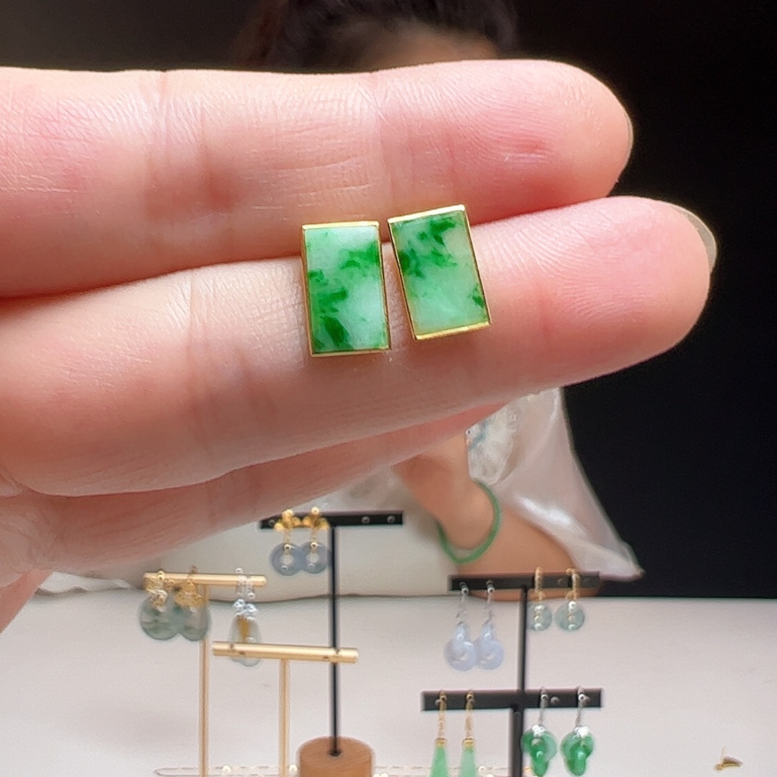 翡翠18K金镶嵌耳饰天然翡翠微瑕