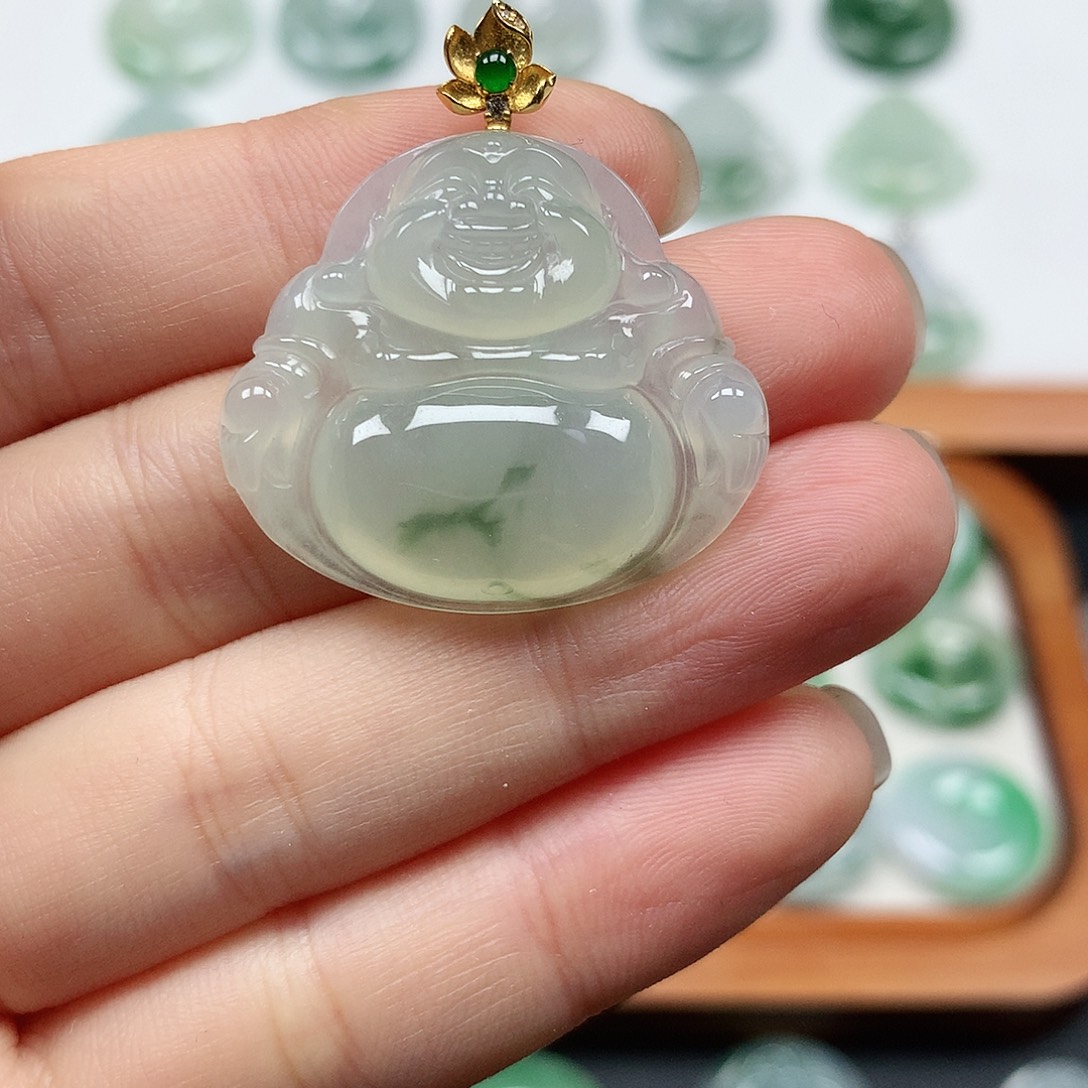 翡翠未镶嵌颈饰佛公