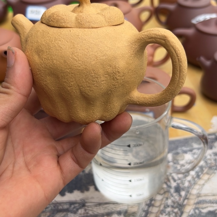 紫砂茶壶黄金段240左右瑕疵不挑