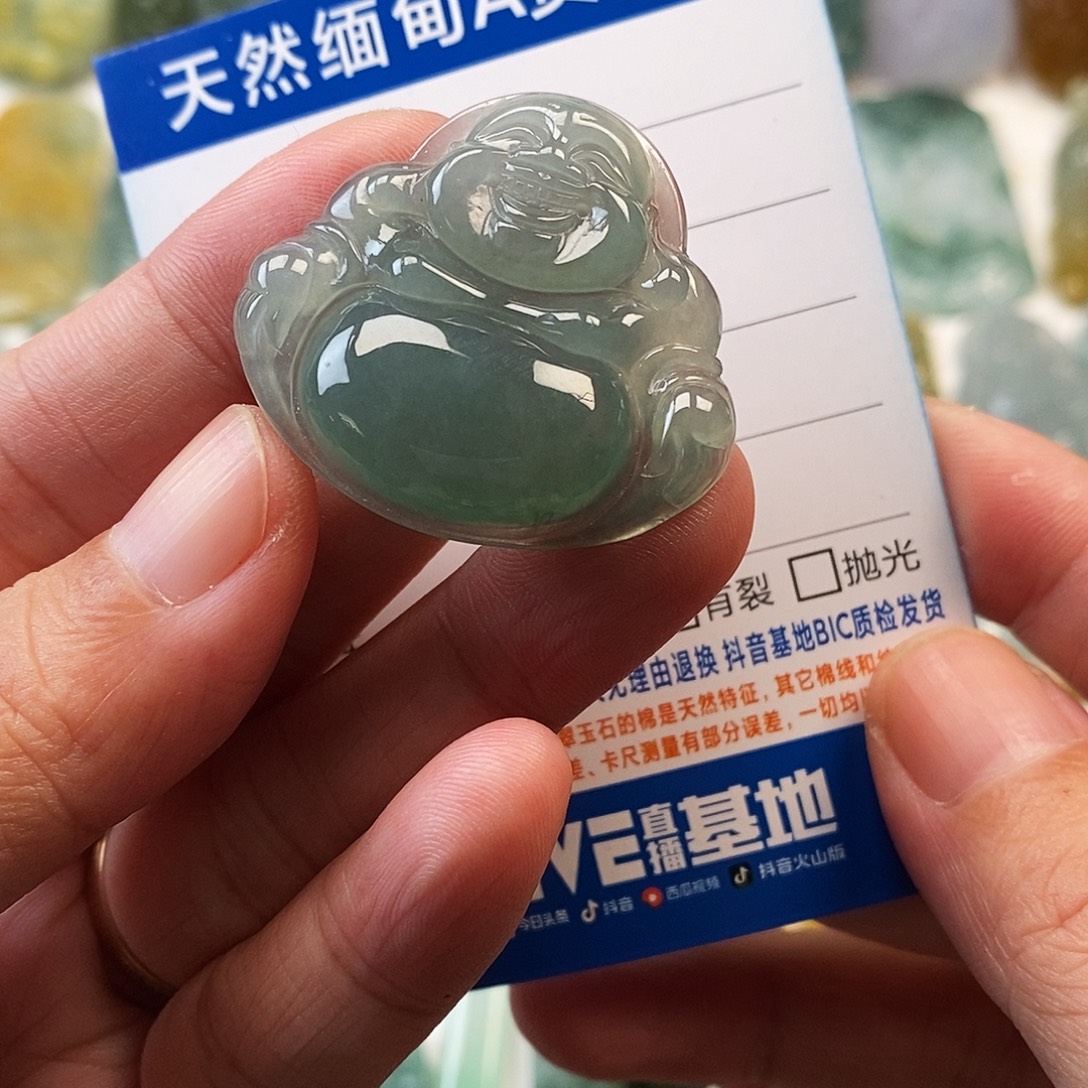 翡翠未镶嵌颈饰佛