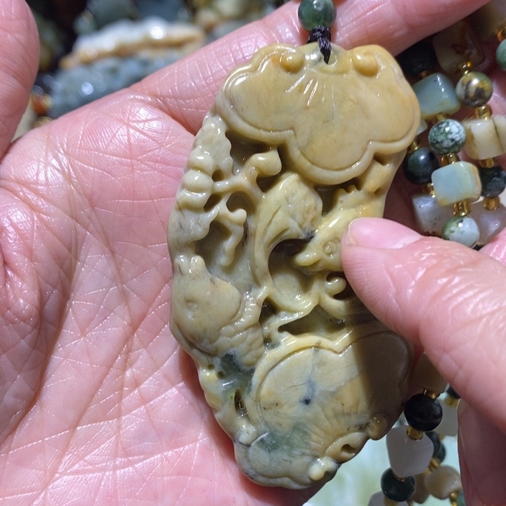 岫玉岫玉吊坠未镶嵌