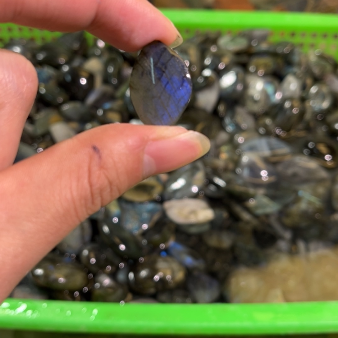 拉长石吊坠未镶嵌讨**菜