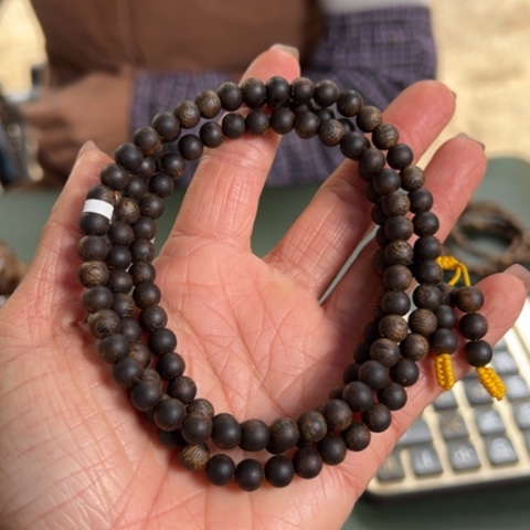 沉香手串乌身红土沉水卡0.6多样性发1串