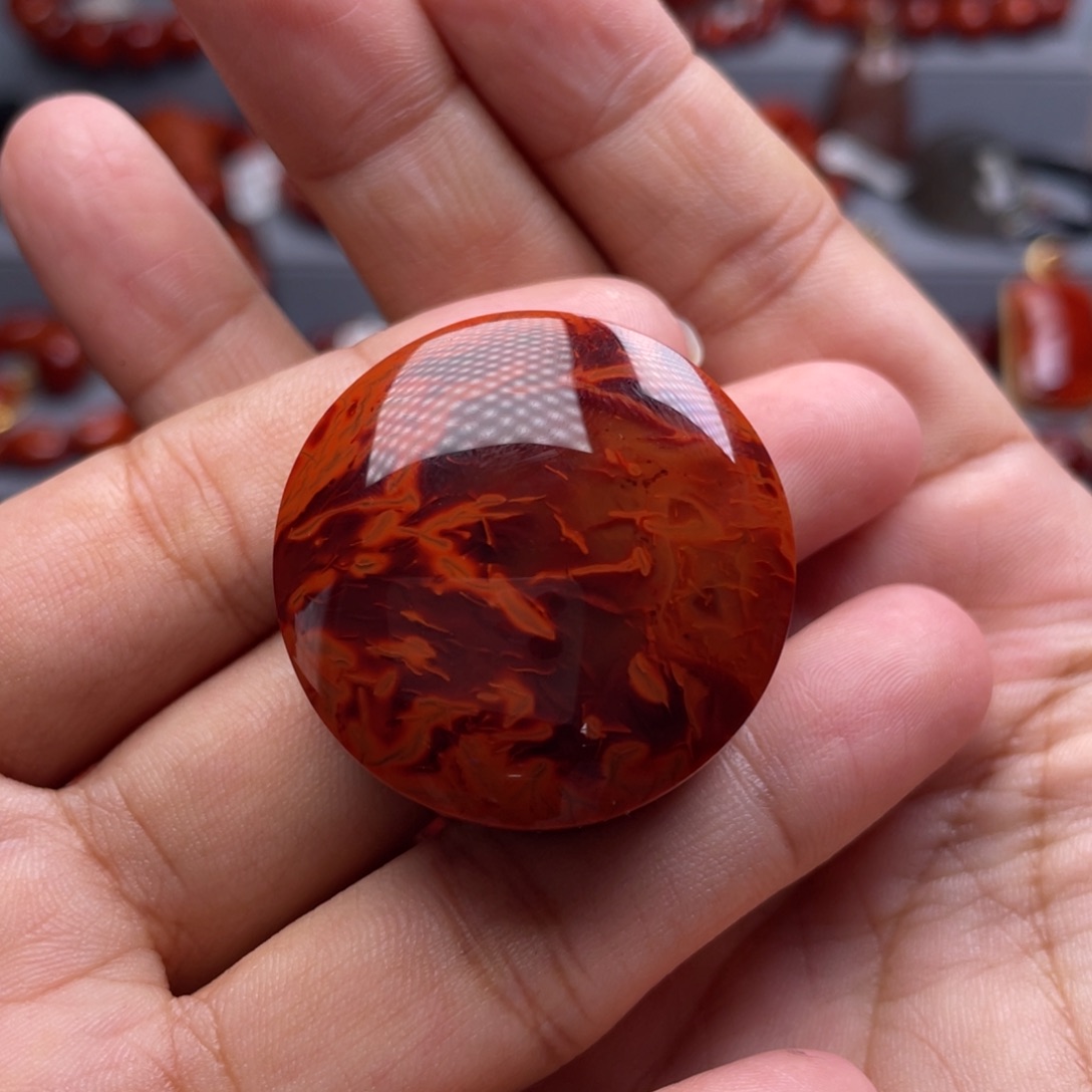 南红玛瑙未镶嵌珠宝奇石圆牌吊坠