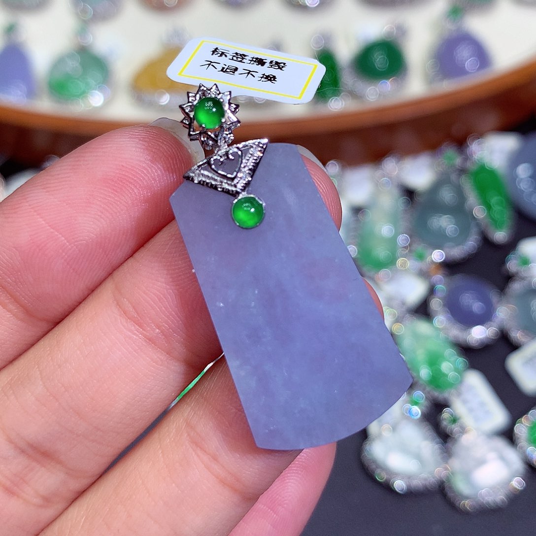 翡翠吊坠(不含链)18K金镶嵌