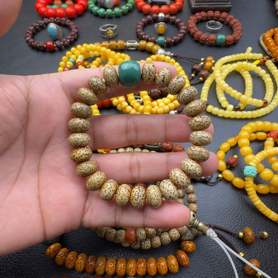 @***计香榧木星月菩提手串