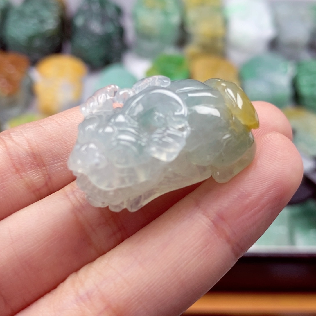 翡翠颈饰未镶嵌翡翠