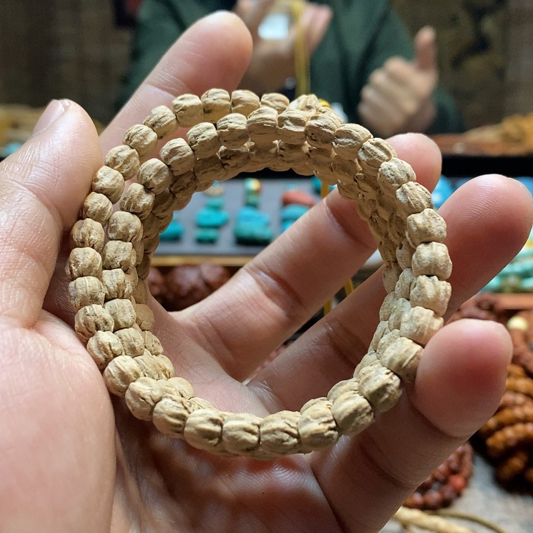 吊坠柏香籽/百香籽热振粉皮方块顺