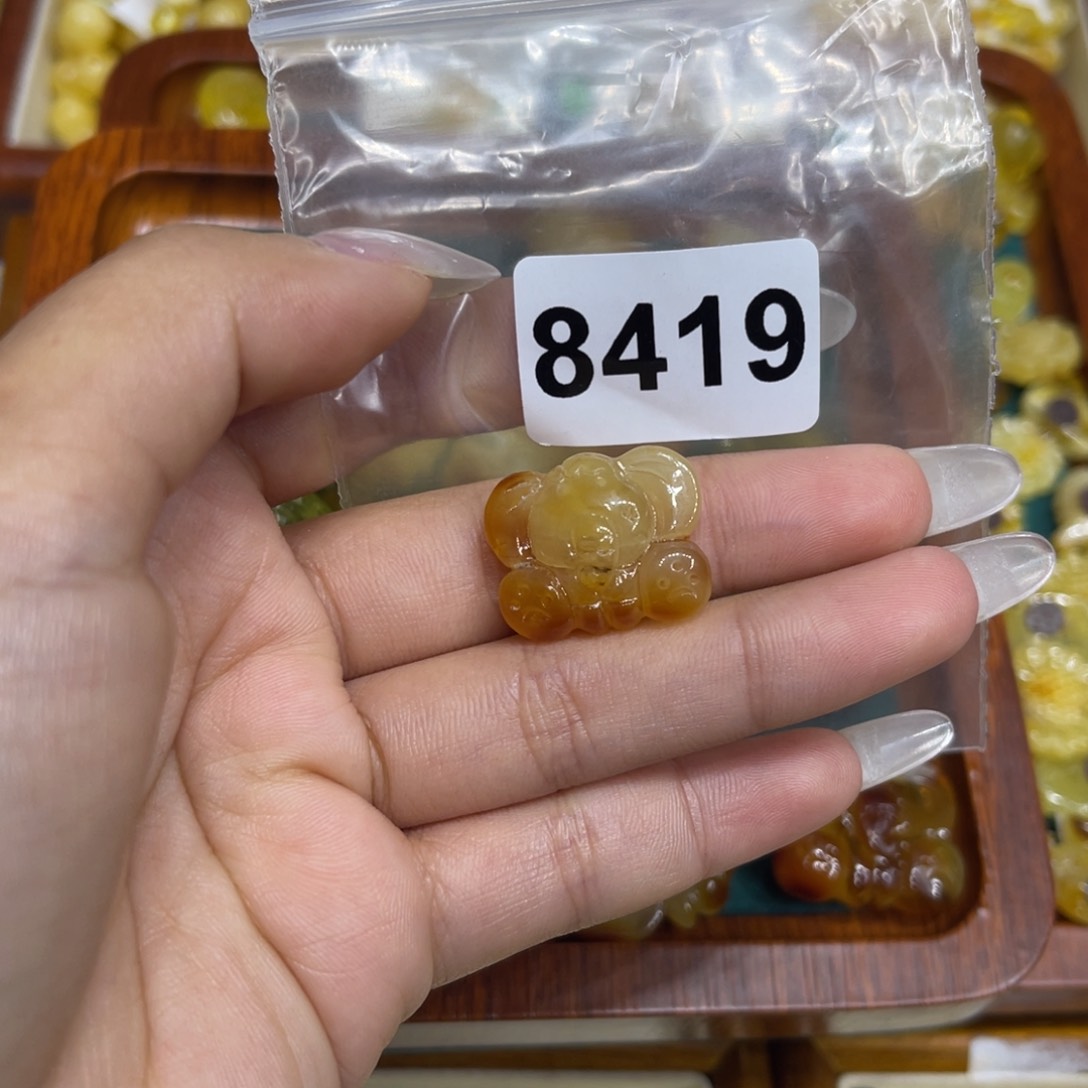 琥珀珠宝奇石未镶嵌