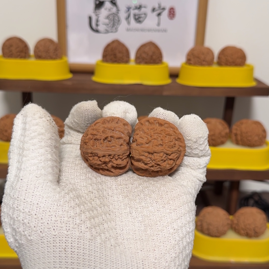 文玩核桃吊坠39尺（全品）三角白