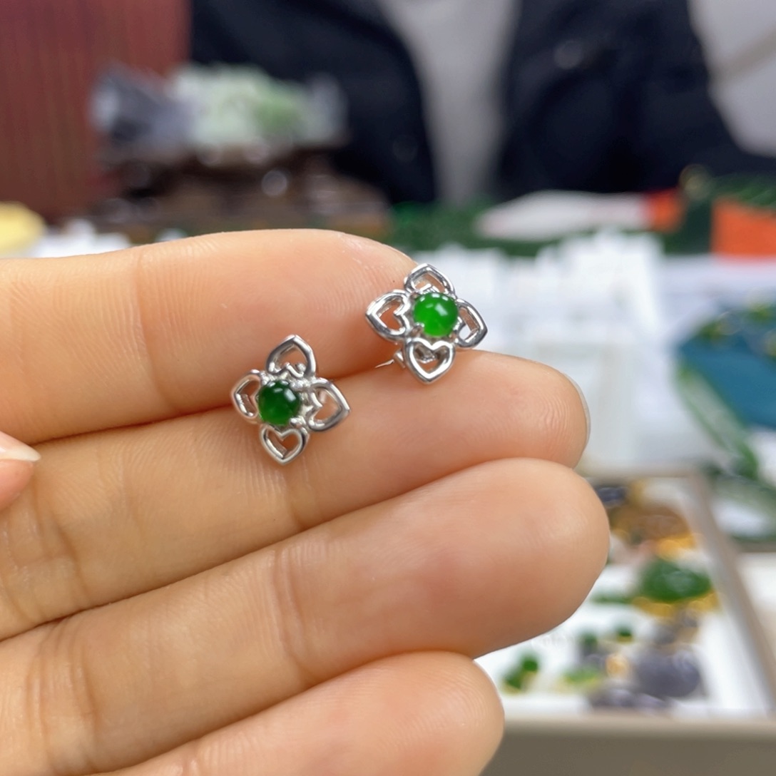 翡翠耳饰银S925镶嵌母****姐