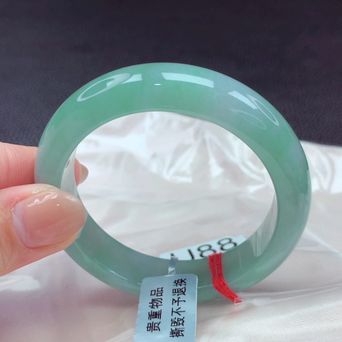 翡翠手镯未镶嵌手镯88