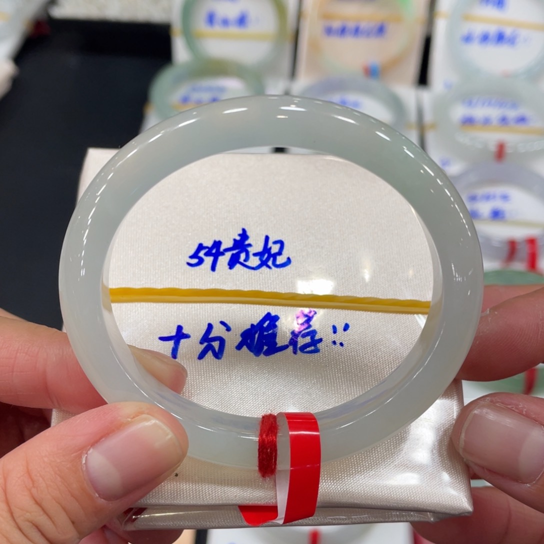 翡翠手镯未镶嵌缅甸翡翠天然翡翠