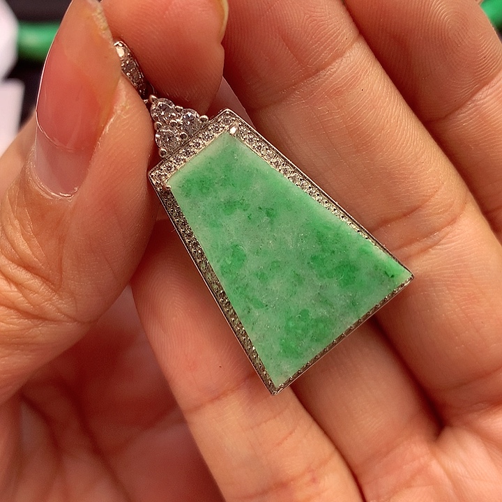 翡翠颈饰银S925镶嵌翡翠