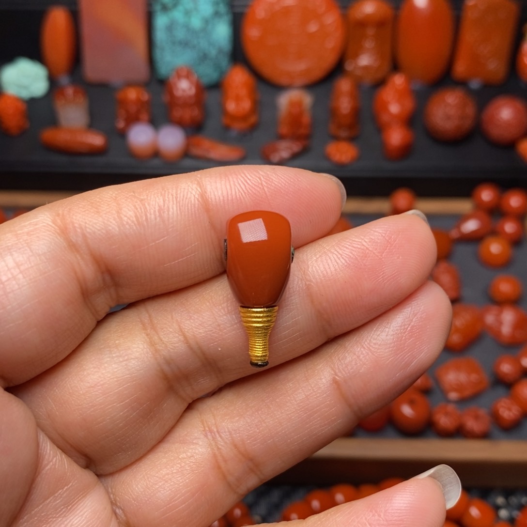 南红玛瑙手串18K金镶嵌守**泽三通