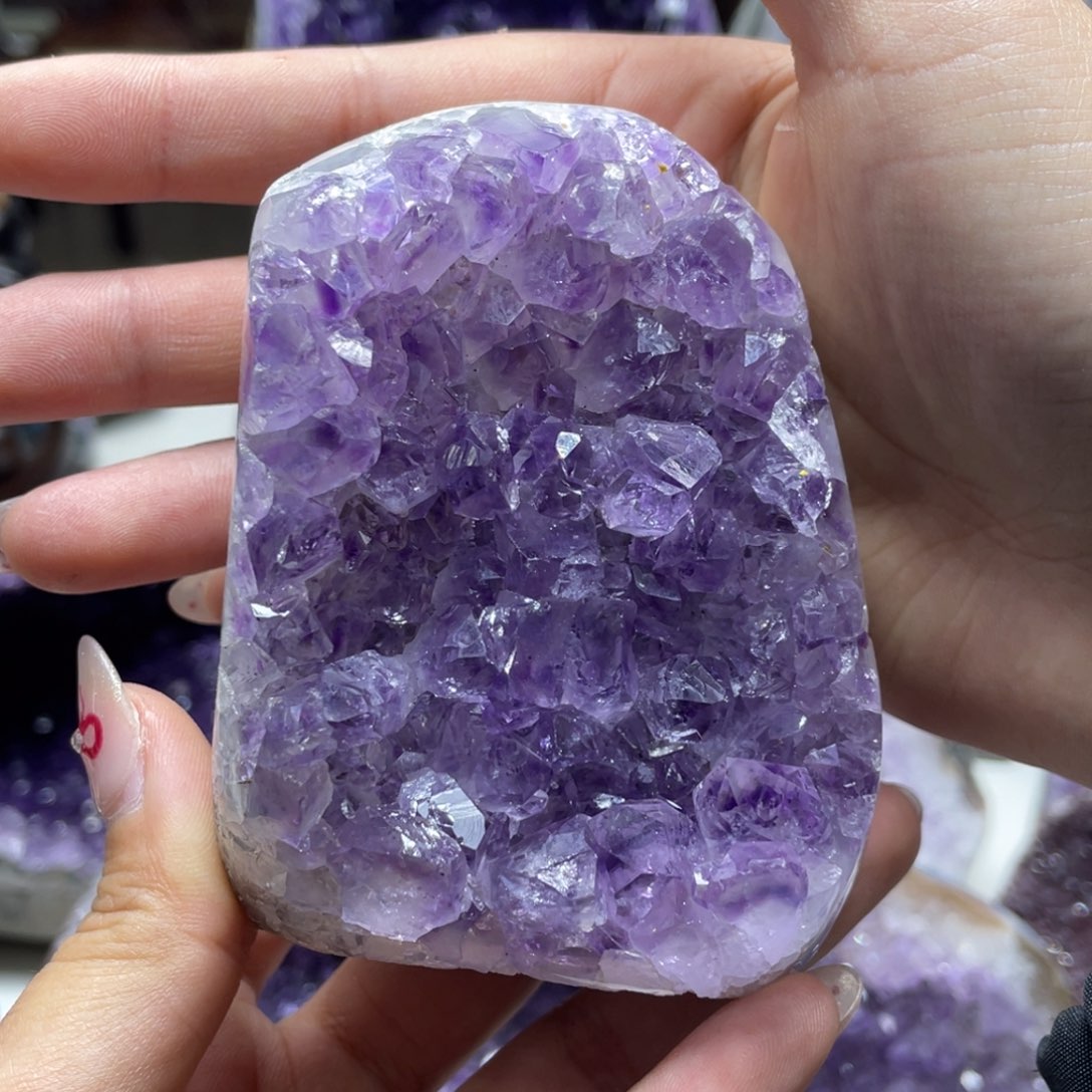紫晶大型摆件（非配饰）未镶嵌