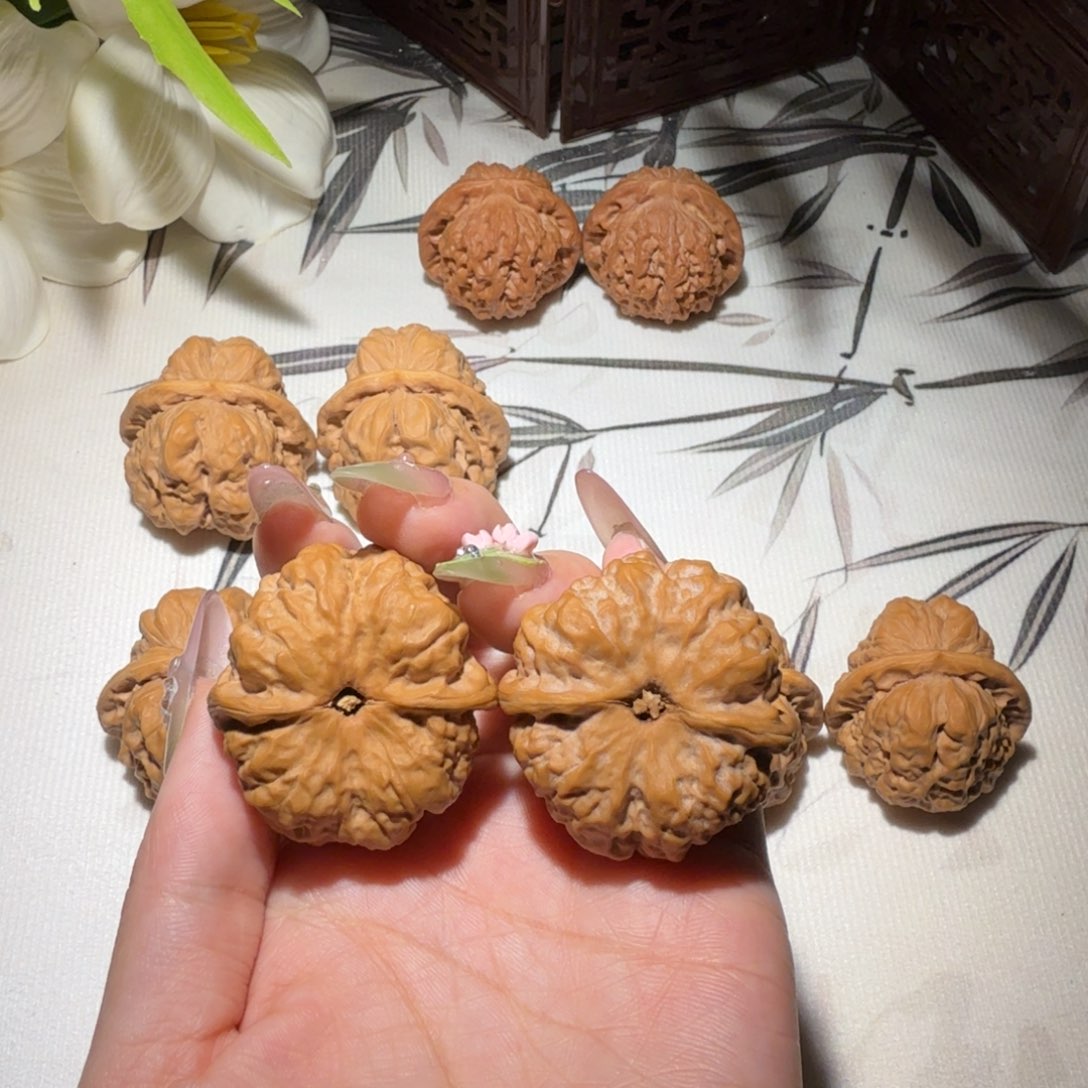 文玩核桃把件拿****、文玩核桃把件