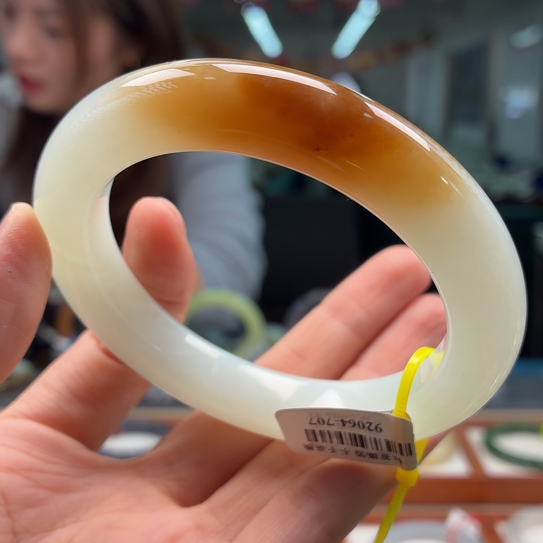 和田玉手镯未镶嵌62 63糖白
