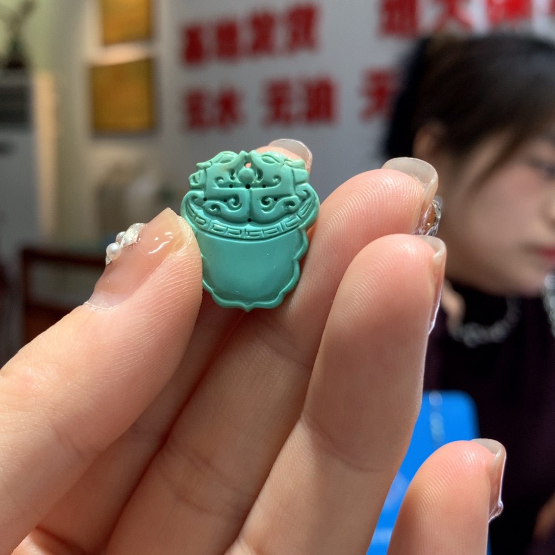 绿松石配饰未镶嵌