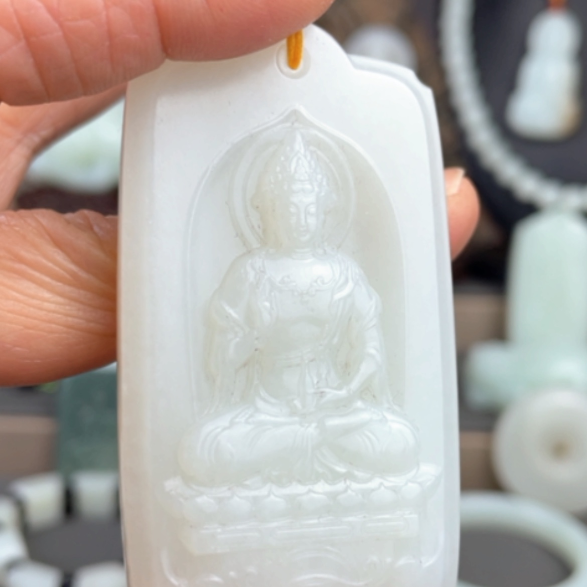 【闪购商品】颈饰未镶嵌和田玉