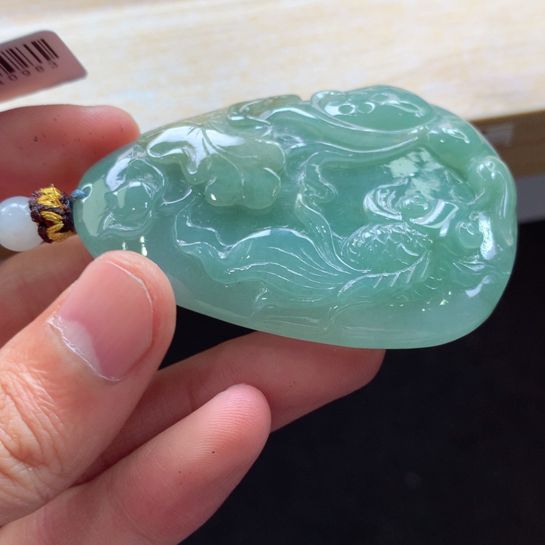 翡翠颈饰未镶嵌吊坠