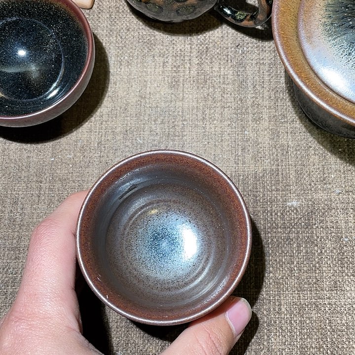 陶瓷马克杯带盖勺的拌饭的香味