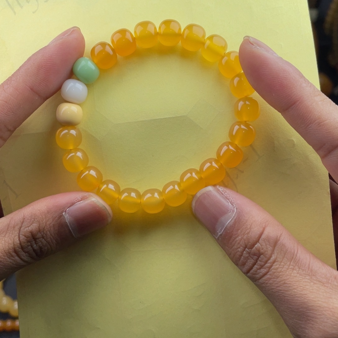 石英质玉（缅黄）未镶嵌项链