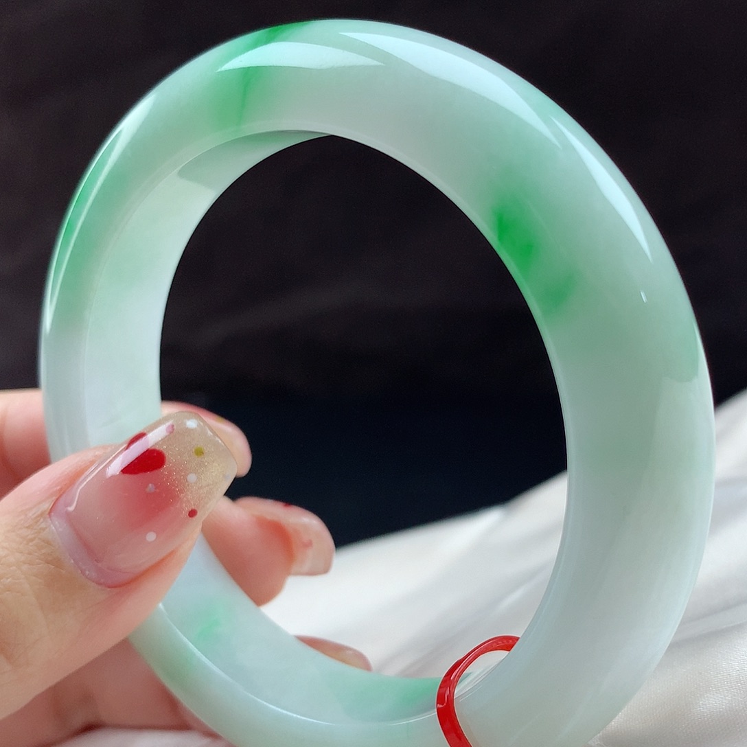 翡翠手镯未镶嵌国**祥96785，