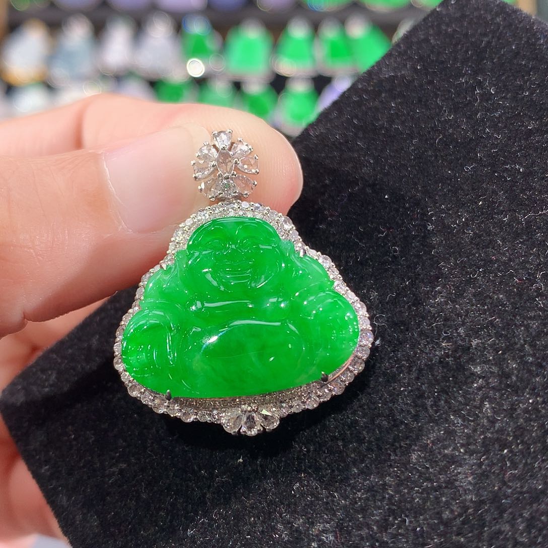 翡翠18K金镶嵌颈饰