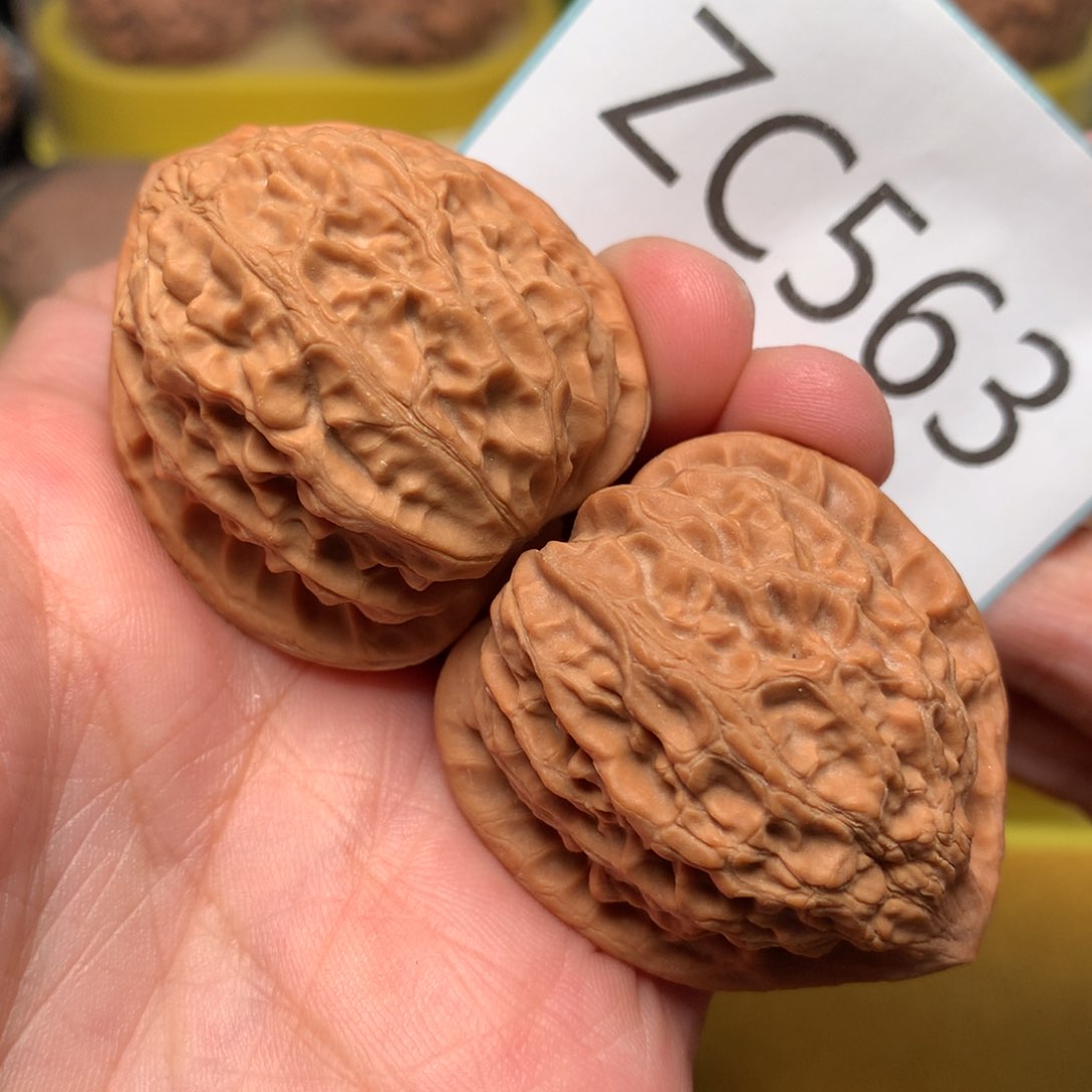 文玩核桃把件金牛37